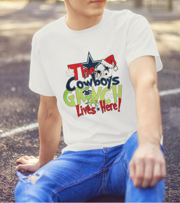 The Dallas Cowboys Grinch Lives Here Christmas T-Shirt
