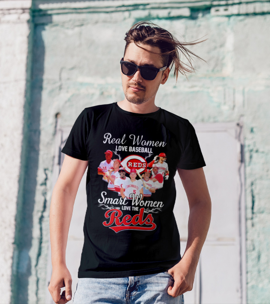 Real Women Love Baseball Cincinnati Reds Smart Women Love The Reds T-Shirt
