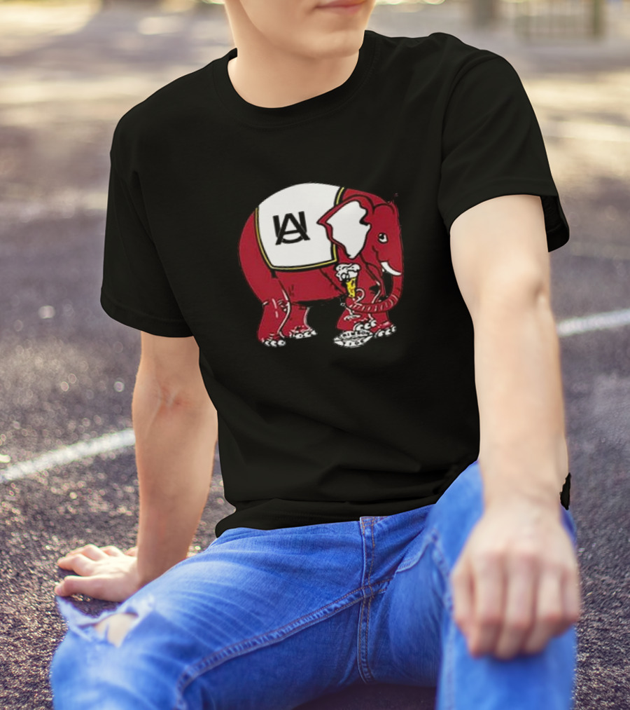 Aaron Estrada 1950s Alabama Elephant Holding Mug T-Shirt