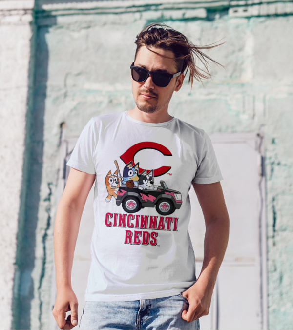 Cincinnati Reds Bandit Chilli Aunt Trixie Heeler Jeep T-Shirt