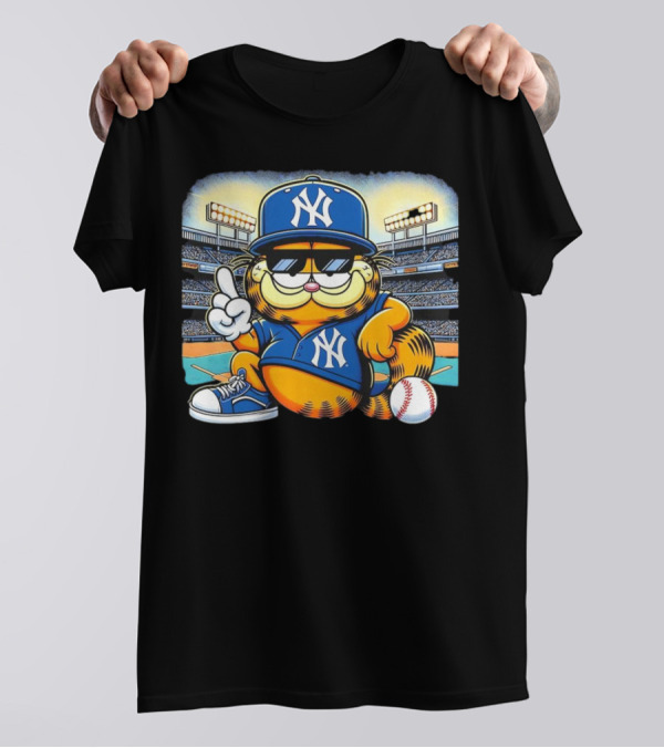 New York Yankees Baseball Garfield Cartoon Stadium Scene T-Shirt