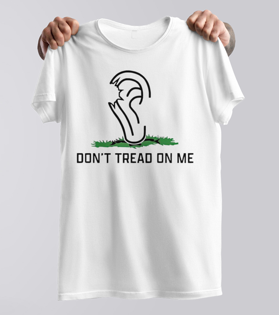 DON'T TREAD ON ME Piece Of Ear Missing Iconic Symbol Green Grass T-Shirt