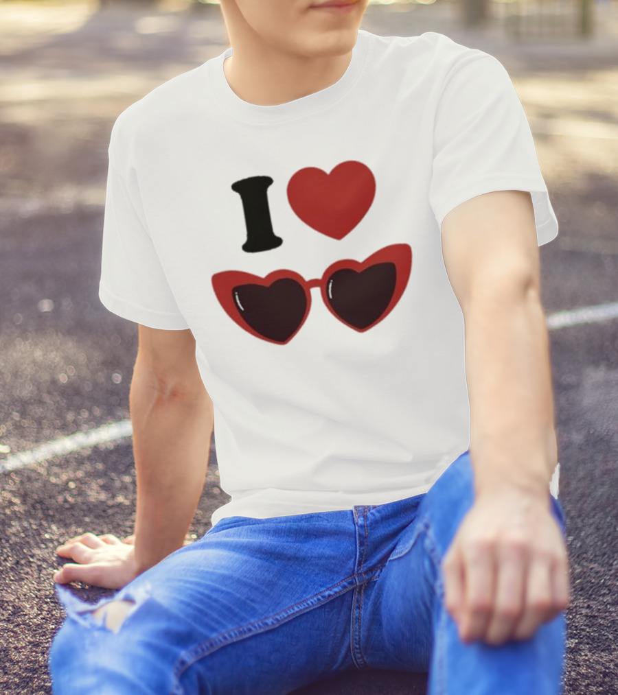 Chiara Oliver Camiseta I Love Chiara Heart Sunglasses T-Shirt