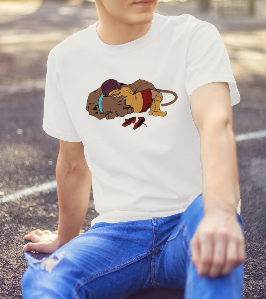 Scooby Doo Velma Dinkley Sleeping Cozy Friends T-Shirt