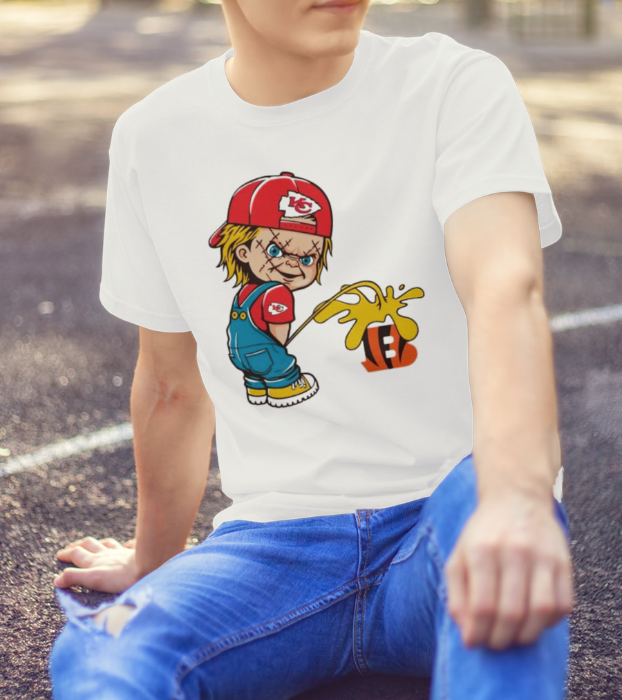 Kansas City Chiefs Chucky Pissing On Cincinnati Bengals T-Shirt