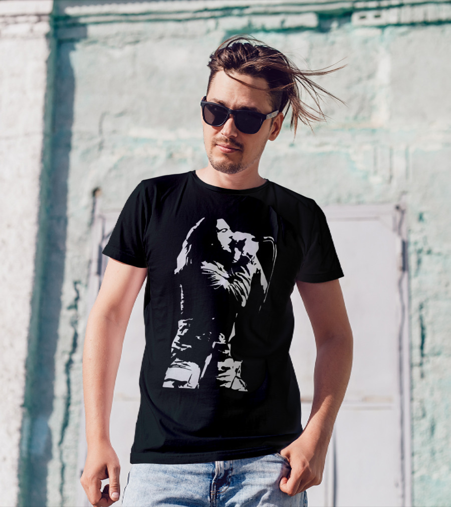 Eddie Vedder Pearl Jam Mic Performance T-Shirt