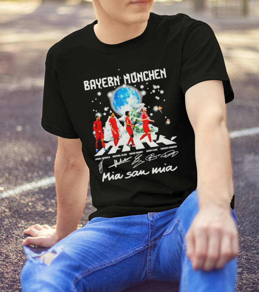 Bayern München Mia San Mia Abbey Road Jamal Musiala Michael Olise Serge Gnabry Harry Kane Vincent Kompany Christmas T-Shirt