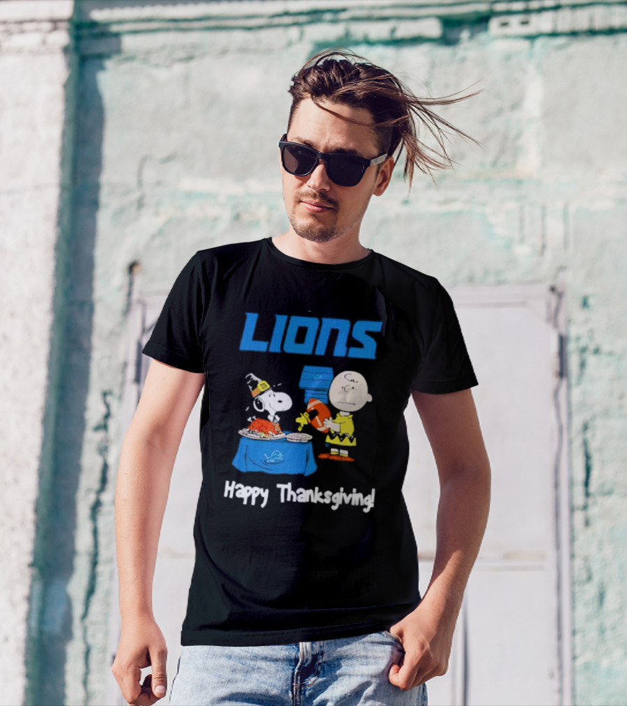 Lions Peanuts Charlie Brown Snoopy Happy Thanksgiving Football Feast T-Shirt