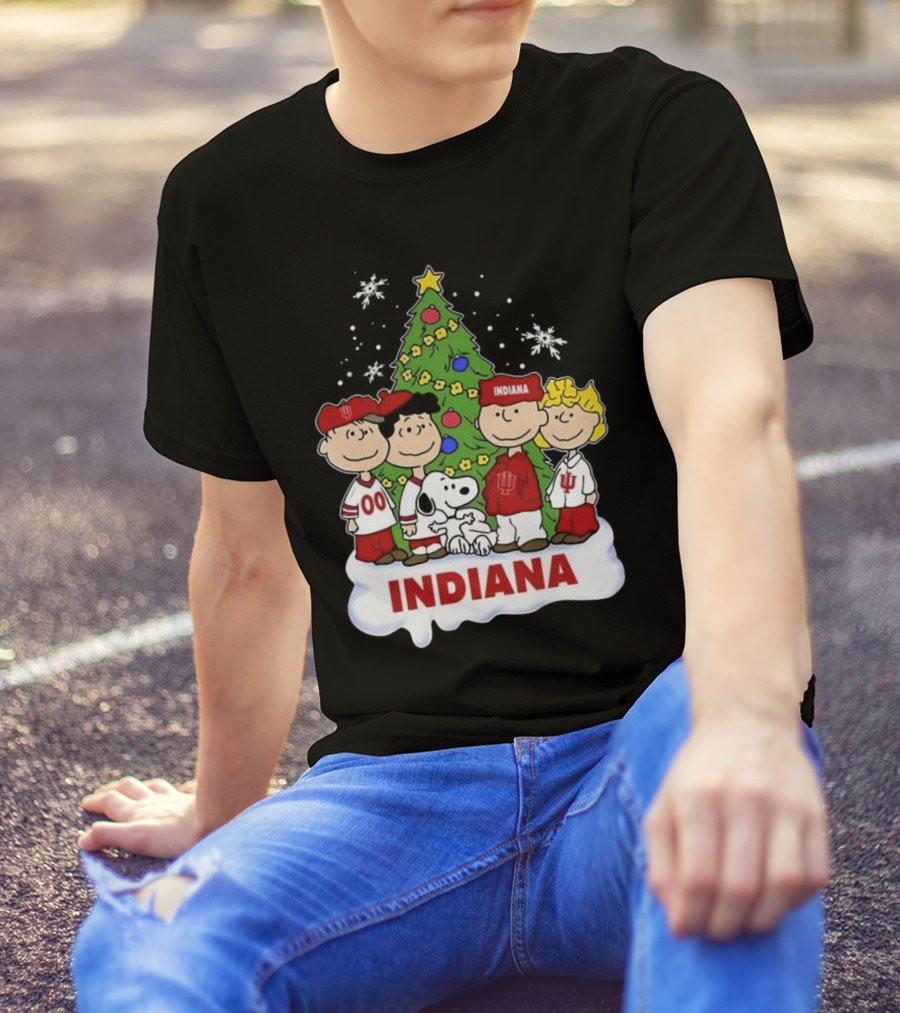 Indiana Hoosiers Snoopy And Friends Christmas Tree Snowflakes T-Shirt