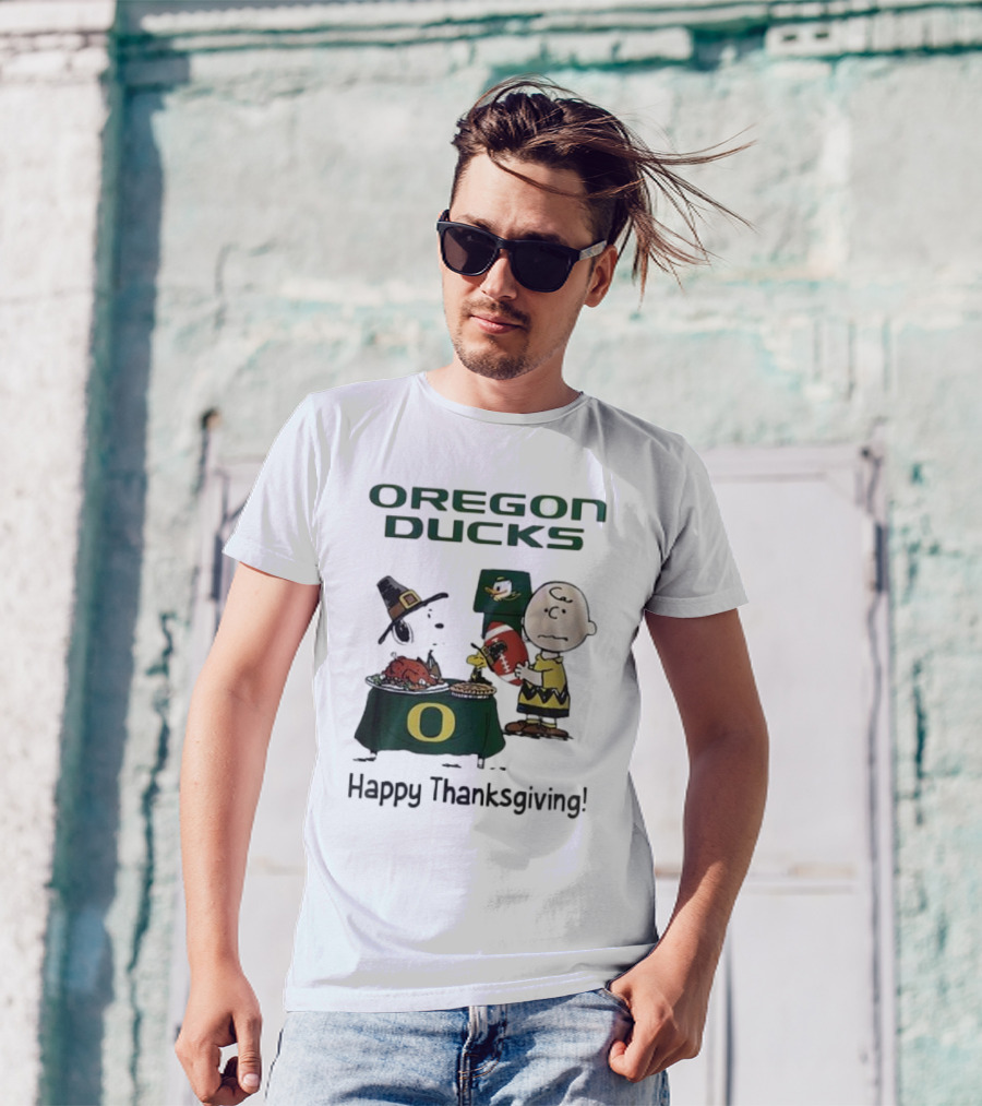 Oregon Ducks Peanuts Happy Thanksgiving Football T-Shirt