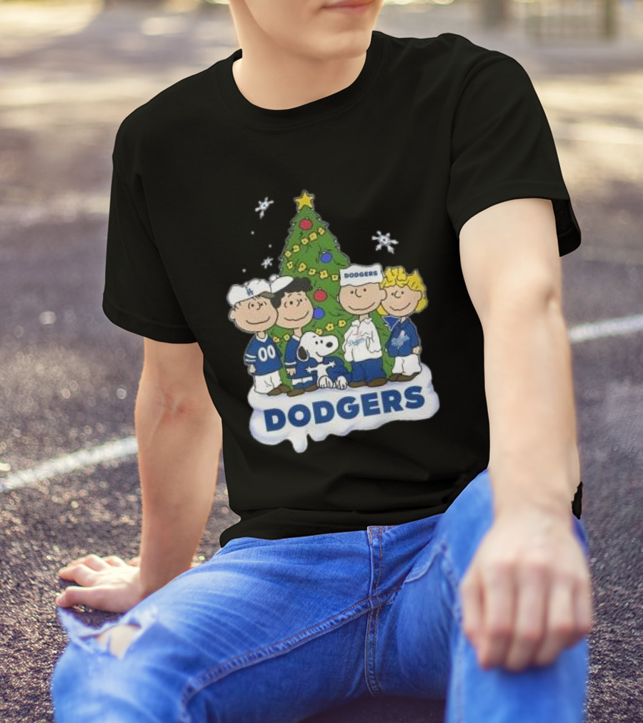Snoopy And Friends Dodgers Christmas Tree Celebration T-Shirt