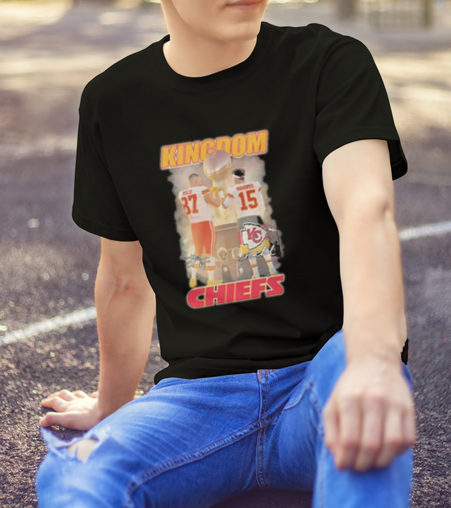Chiefs Kingdom Travis Kelce Patrick Mahomes Trophy Celebration T-Shirt