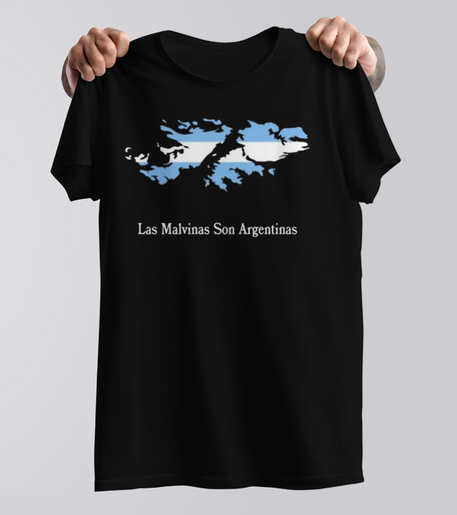 Las Malvinas Son Argentinas Map With Argentine Flag Colors T-Shirt
