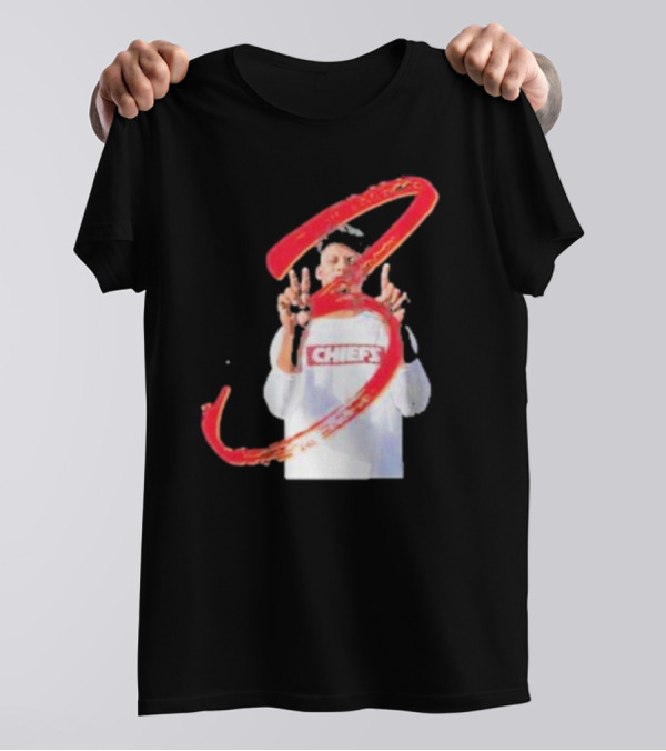 Patrick Mahomes Chiefs Super Bowl LIX Three-Peat Celebration T-Shirt