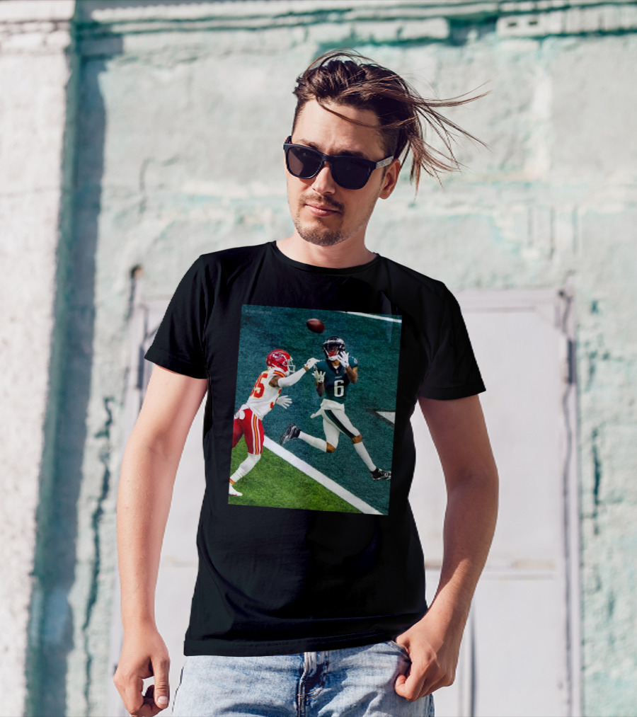 Philadelphia Eagles Vs Kansas City Chiefs DeVonta Smith Touchdown Moment Chef’s Kiss T-Shirt