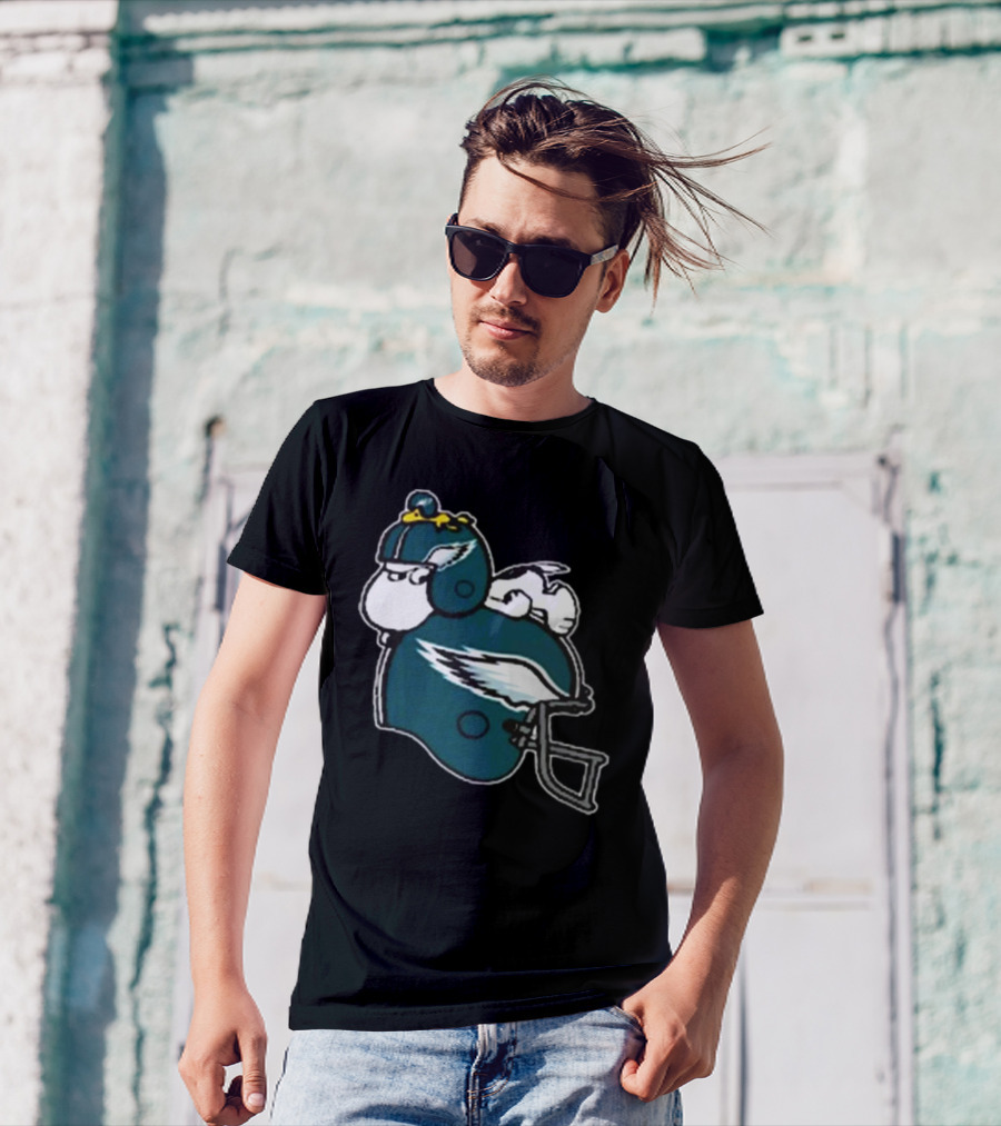 Snoopy Woodstock Relaxing Philadelphia Eagles Football Helmet T-Shirt