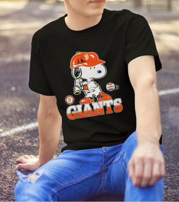 Snoopy SF Giants Baseball Fan Art Peanuts Sports Graphic T-Shirt