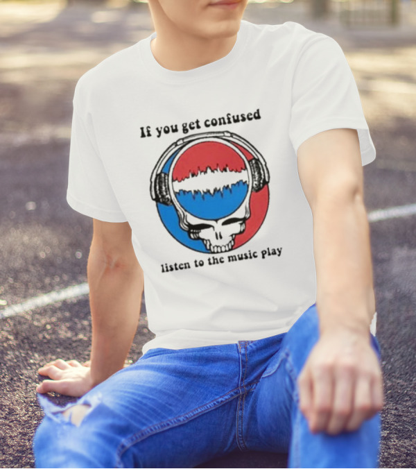 If You Get Confused Listen To The Music Play Skull With Headphones Red And Blue Soundwave T-Shirt