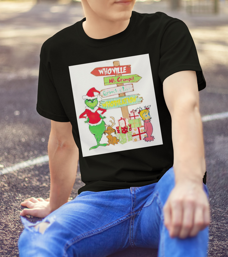 Whoville Mt. Crumpit Grinch’s Lair Whobilation Christmas Scene With Grinch And Max T-Shirt