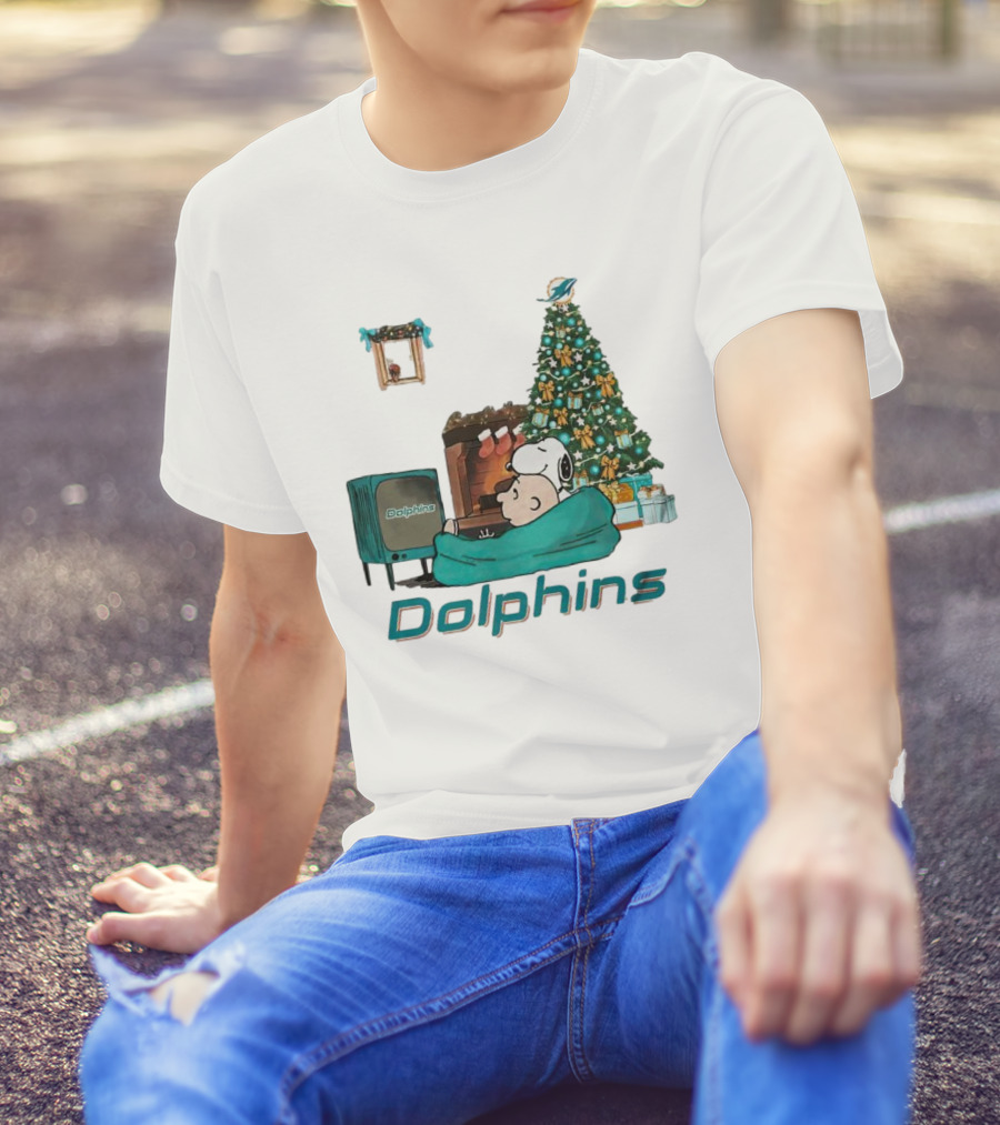 Charlie Brown Snoopy Watching Dolphins TV Christmas Tree T-Shirt