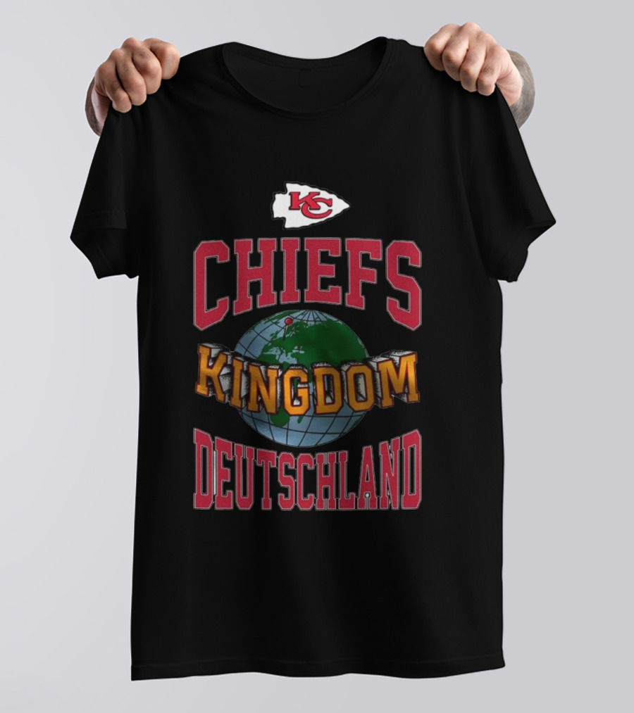 Chiefs Kingdom Deutschland With Kansas City Arrowhead Logo And Globe T-Shirt