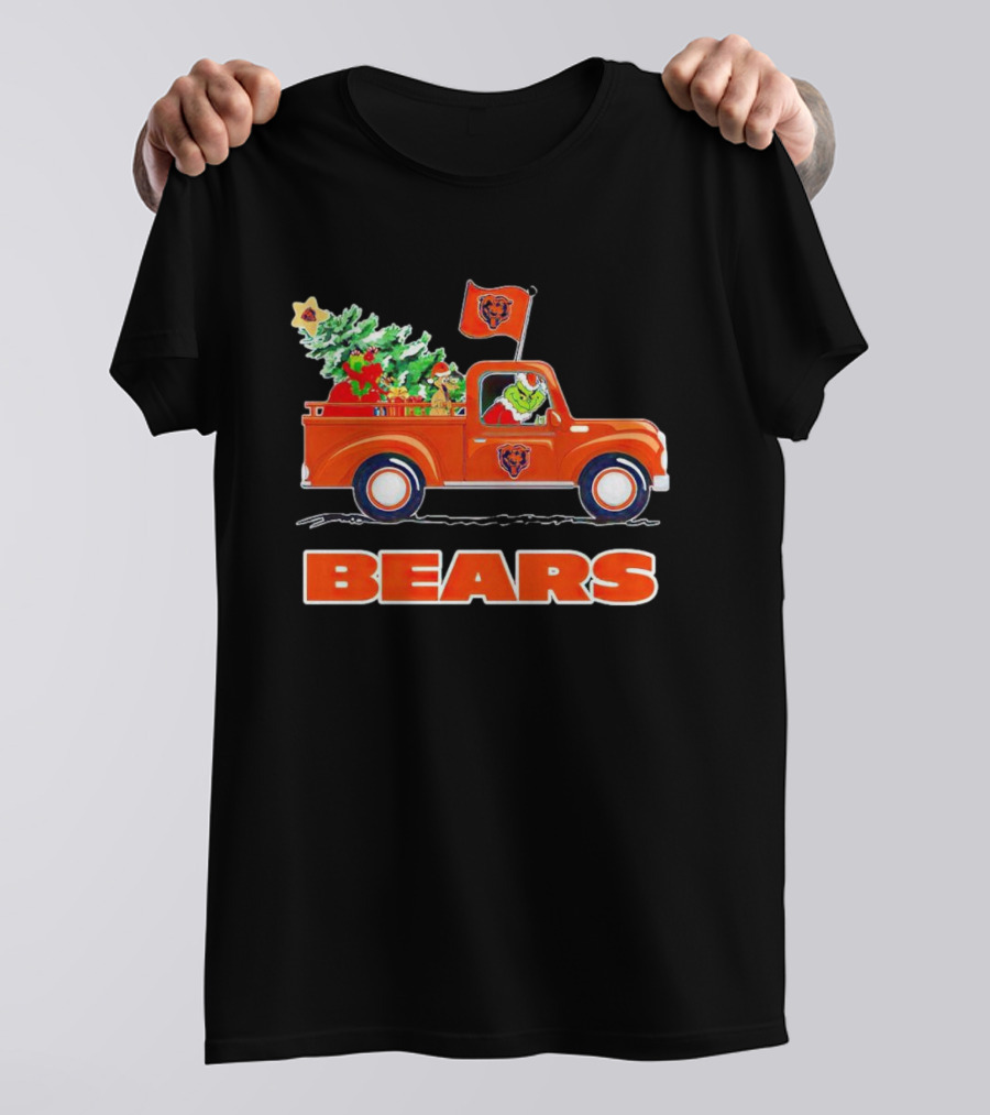 Grinch Driving Christmas Truck With Chicago Bears T-Shirt
