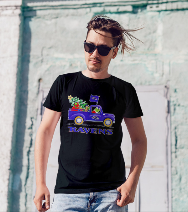 Grinch Driving Baltimore Ravens Christmas Truck T-Shirt