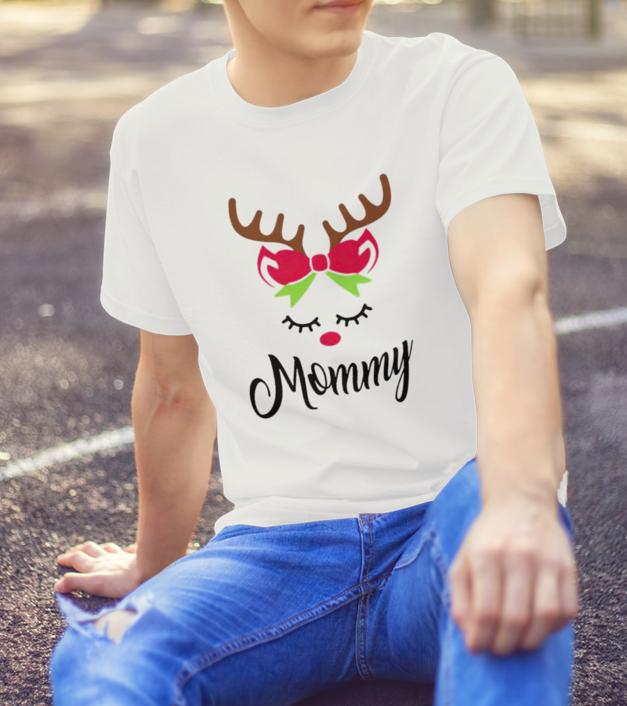 Mommy Reindeer Antlers Christmas Bow T-Shirt