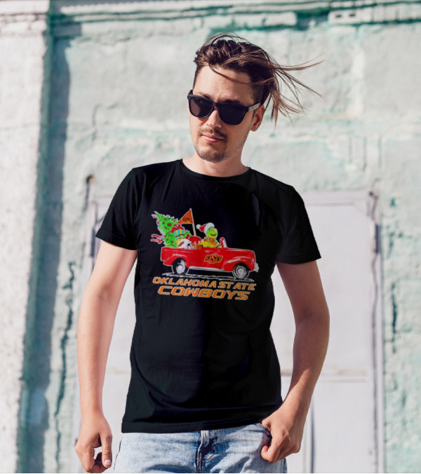 Oklahoma State Cowboys Christmas Grinch And Dog Driving Red OSU Car With Tree And Presents T-Shirt