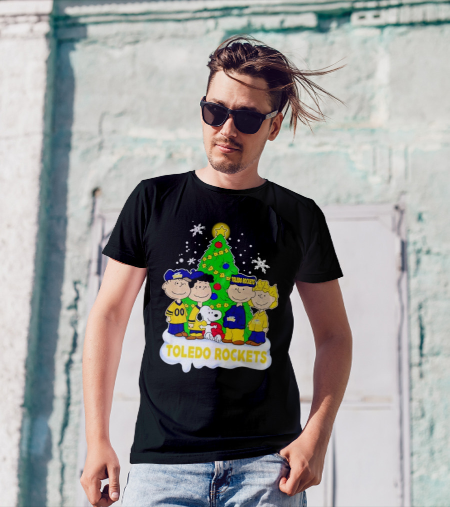 Peanuts Toledo Rockets Christmas Tree With Snoopy And Friends T-Shirt