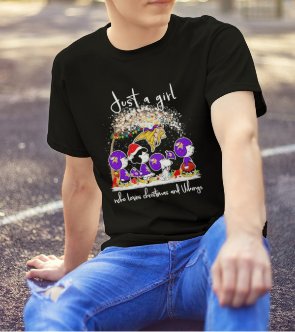 Just A Girl Who Loves Christmas And Vikings Peanuts T-Shirt