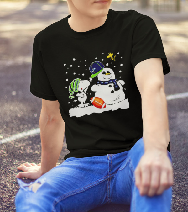 Seattle Seahawks Snoopy Snowman Hat Winter Football Scene T-Shirt