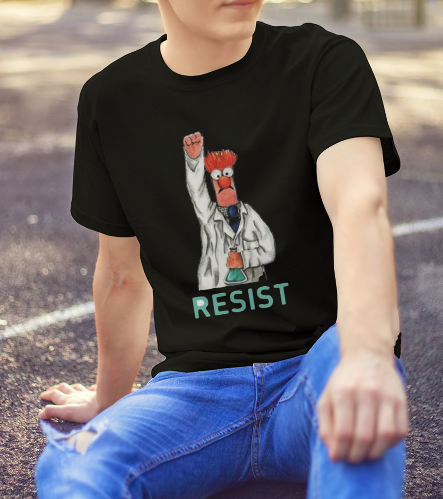 Beaker Fist Raised Resist Muppet Lab Coat Protest T-Shirt