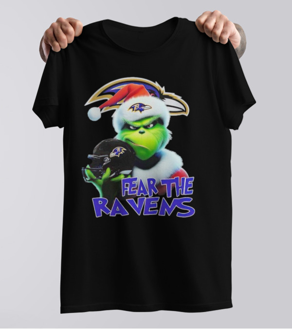 Grinch Wearing Santa Hat Holding Baltimore Ravens Helmet Fear The Ravens T-Shirt