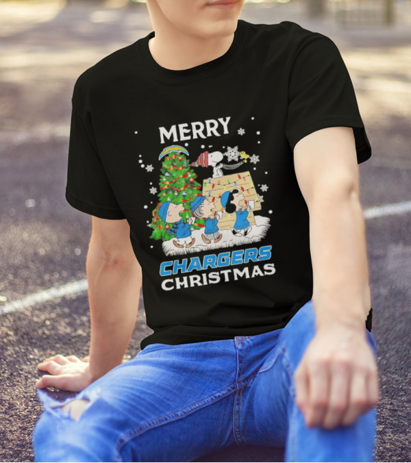 Merry Chargers Christmas Peanuts Characters T-Shirt