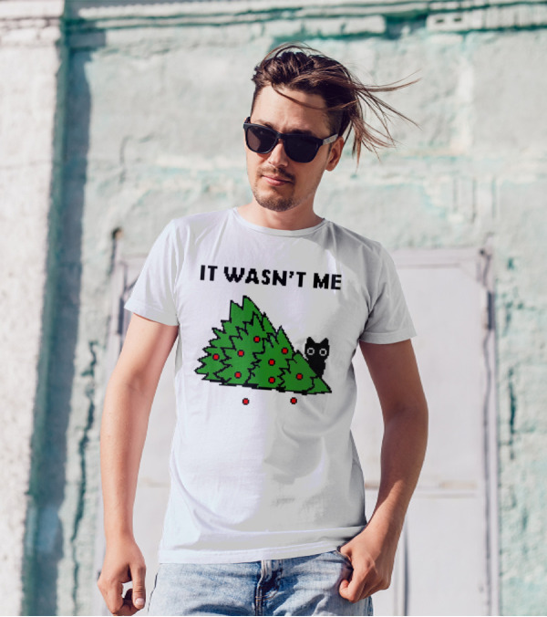 Cat Hiding Behind Christmas Tree It Wasn't Me T-Shirt