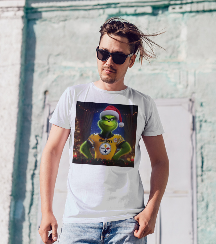 Grinch Wearing Pittsburgh Steelers Jersey Christmas Scene T-Shirt