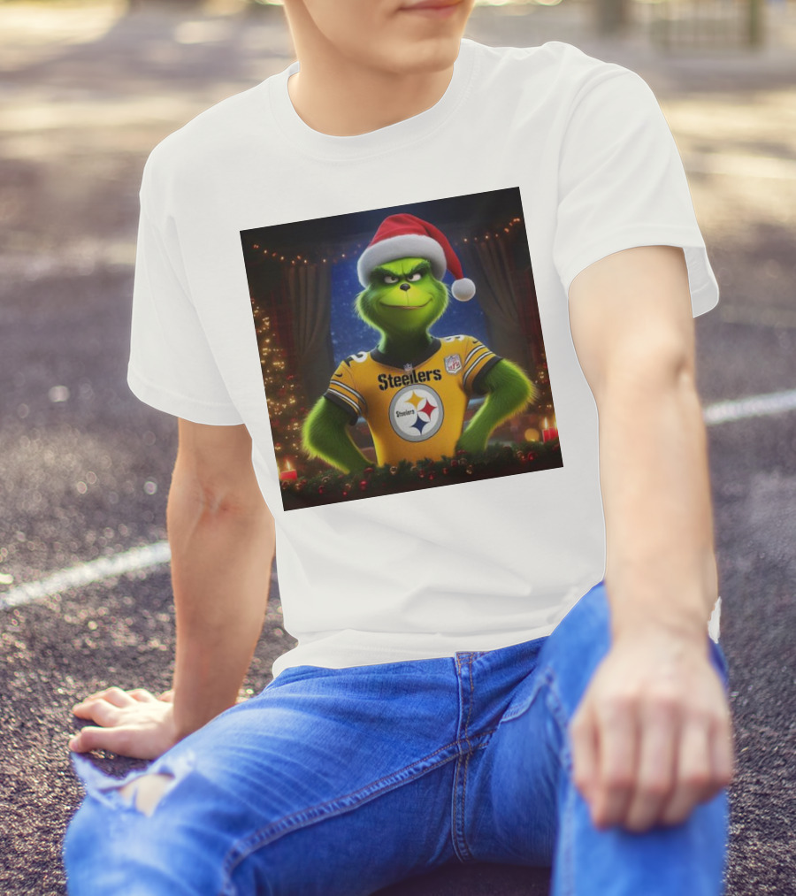 Grinch Wearing Pittsburgh Steelers Jersey Christmas Scene T-Shirt