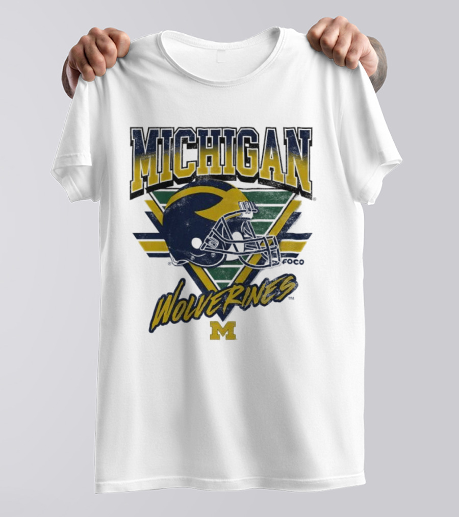 Michigan Wolverines Vintage Triangle Football Helmet M T-Shirt