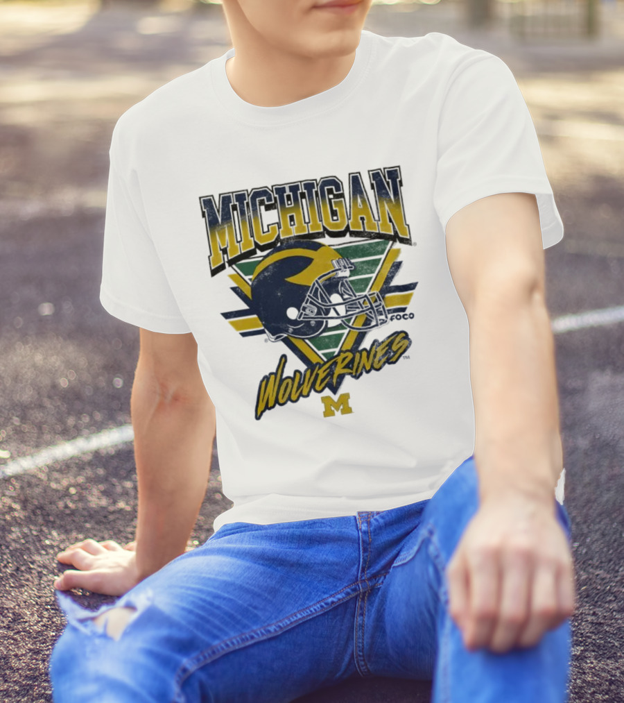 Michigan Wolverines Vintage Triangle Football Helmet M T-Shirt