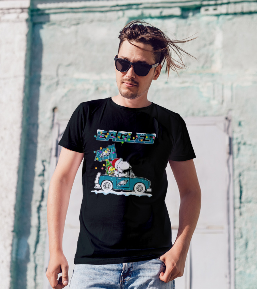 Eagles Snoopy Woodstock Christmas Driving Philadelphia Car T-Shirt