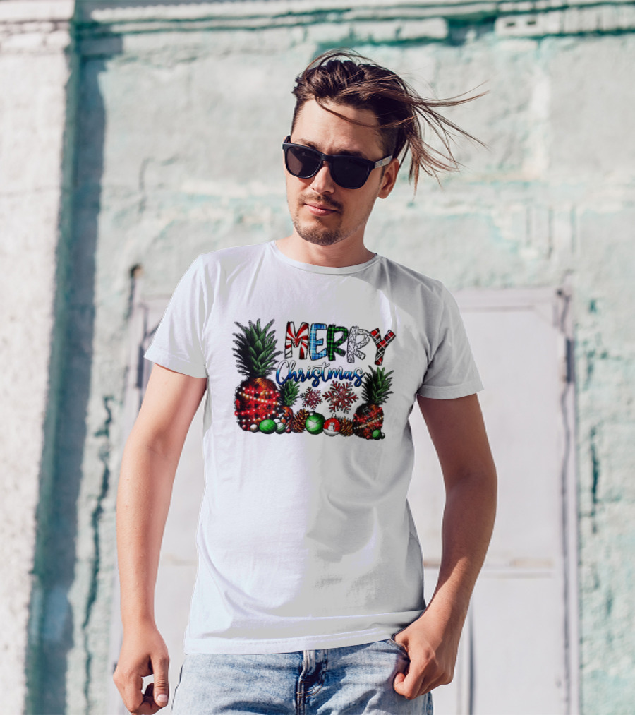 Merry Christmas Pineapple Lights With Snowflakes And Festive Fruits T-Shirt