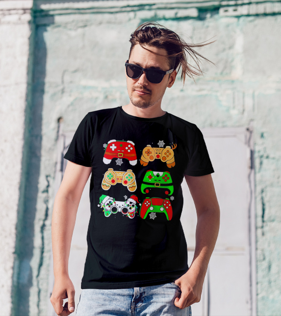 Santa Elf Gaming Controllers Christmas Gamer Holiday T-Shirt