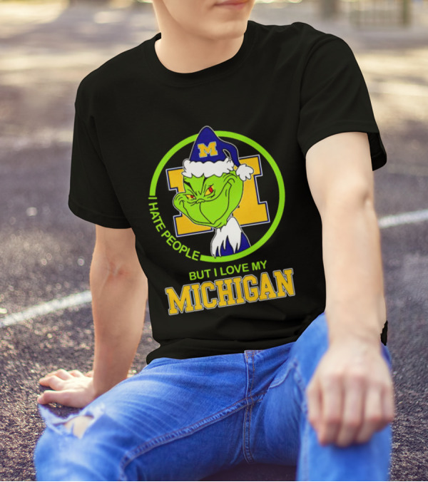 I HATE PEOPLE BUT I LOVE MY MICHIGAN GRINCH M SANTA HAT T-Shirt