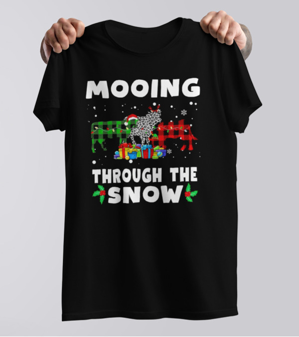 Mooing Through The Snow Christmas Plaid Cows With Presents T-Shirt