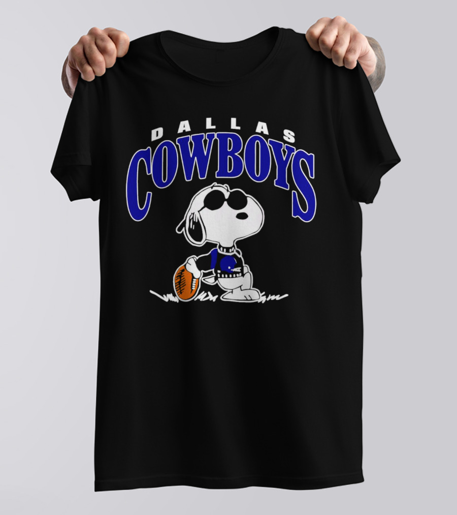Dallas Cowboys Snoopy Football Player T-Shirt