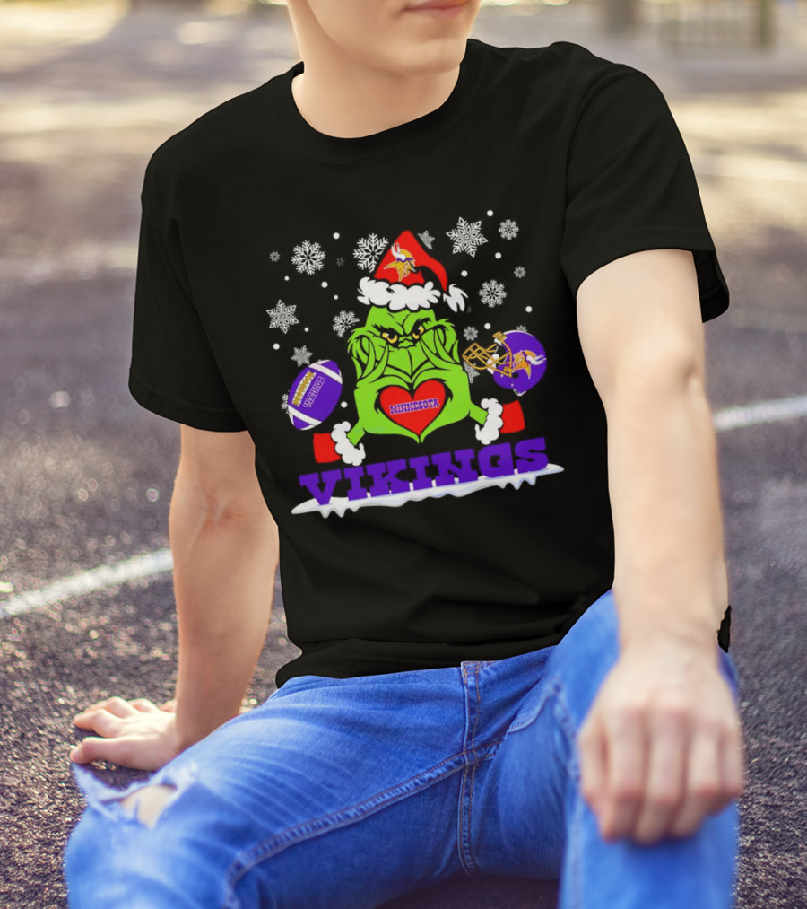 Santa Grinch Heart Minnesota Vikings Snowflakes Christmas Football Helmets T-Shirt