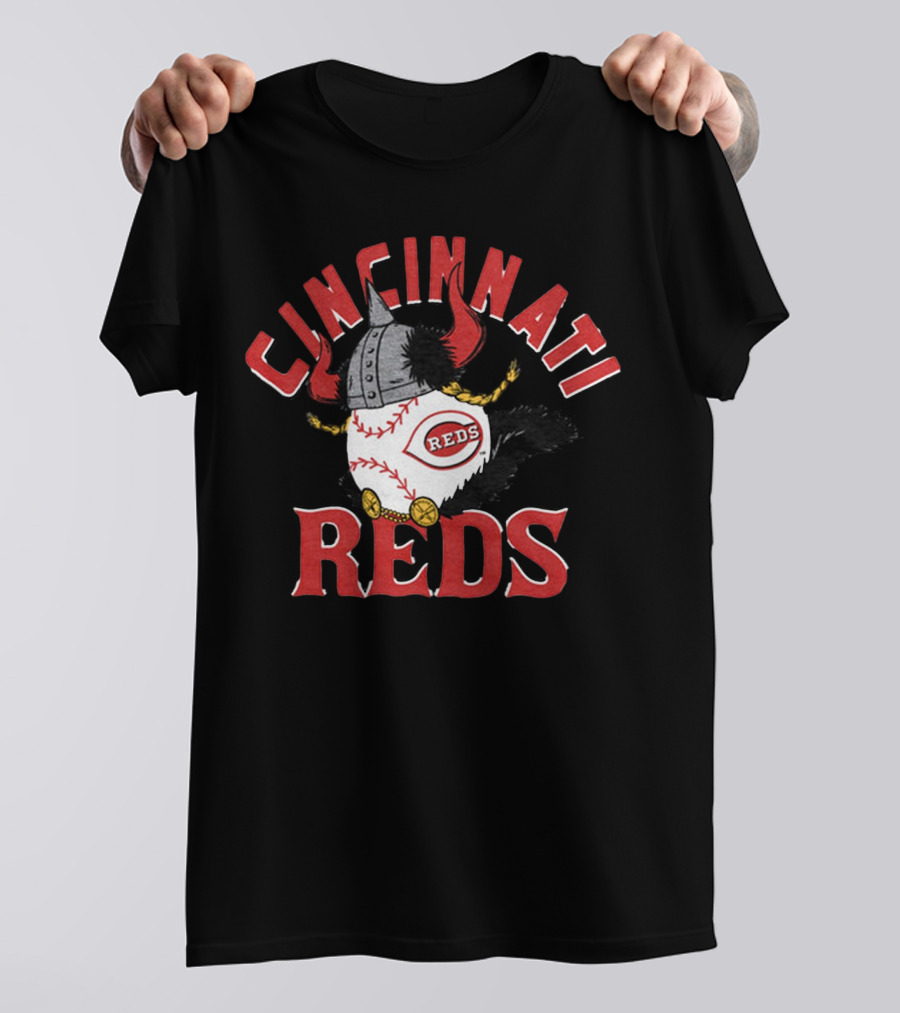 Cincinnati Reds Viking Baseball Helmet And Horns T-Shirt