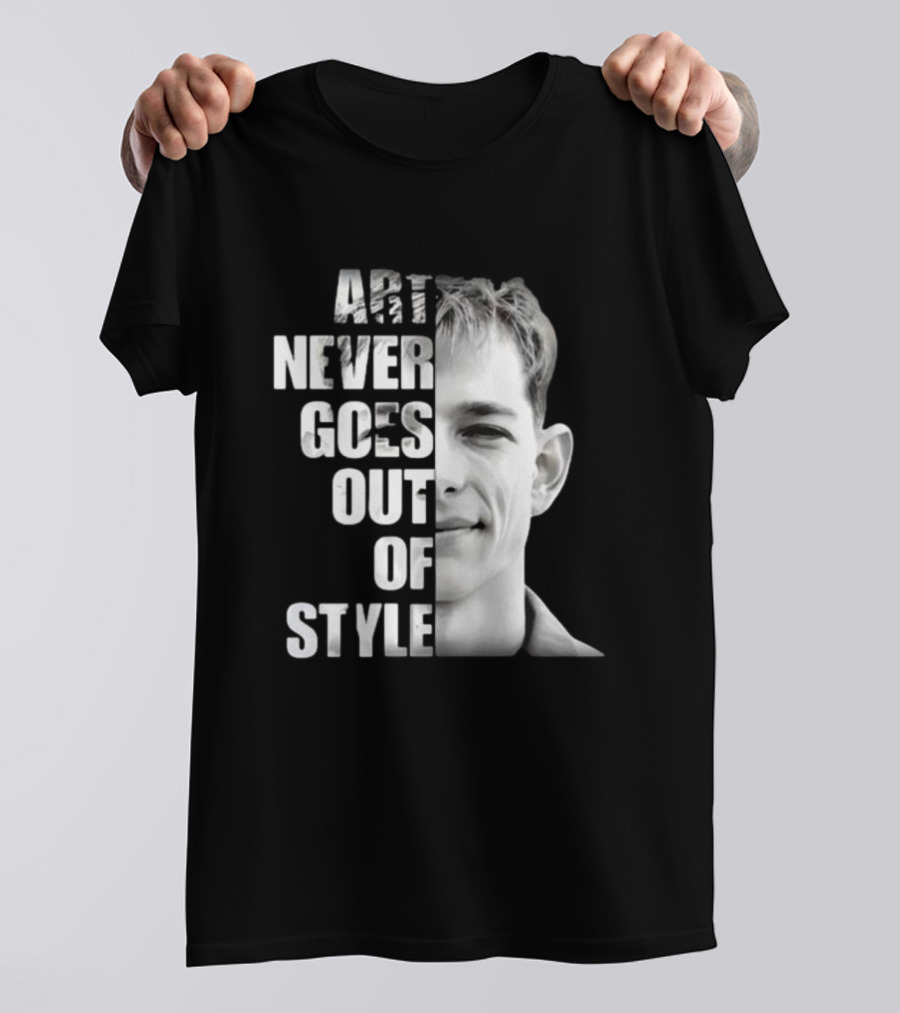 Art Never Goes Out Of Style Iconic Portrait Half Face T-Shirt