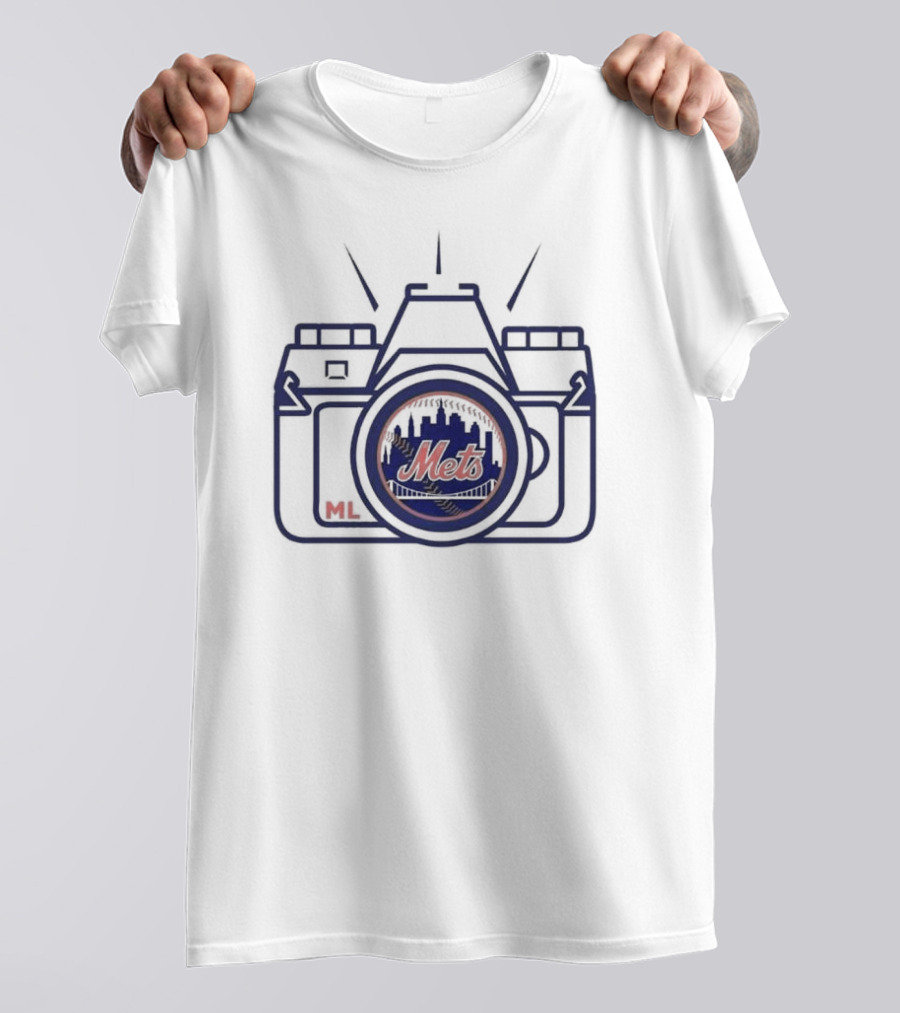 New York Mets Camera Logo With Skyline And Bridge M.L T-Shirt
